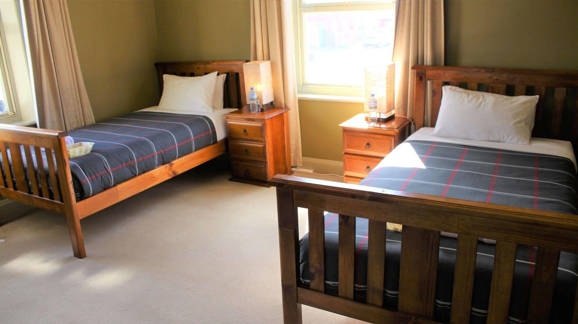 The Tasmanian Inn Hobart Extérieur photo